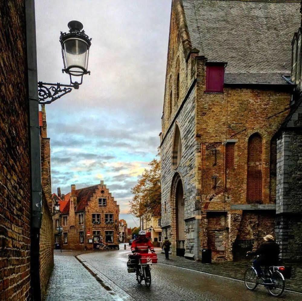 Guesthouse Dijver - Serene Escape In The Heart Of Historic Brügge Exterior foto